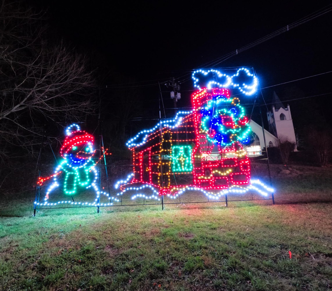 Winterfest Lights in Sevierville, Pigeon Forge, and Gatlinburg Winterfest at the foothills of the Great Smoky Mountains National Park.